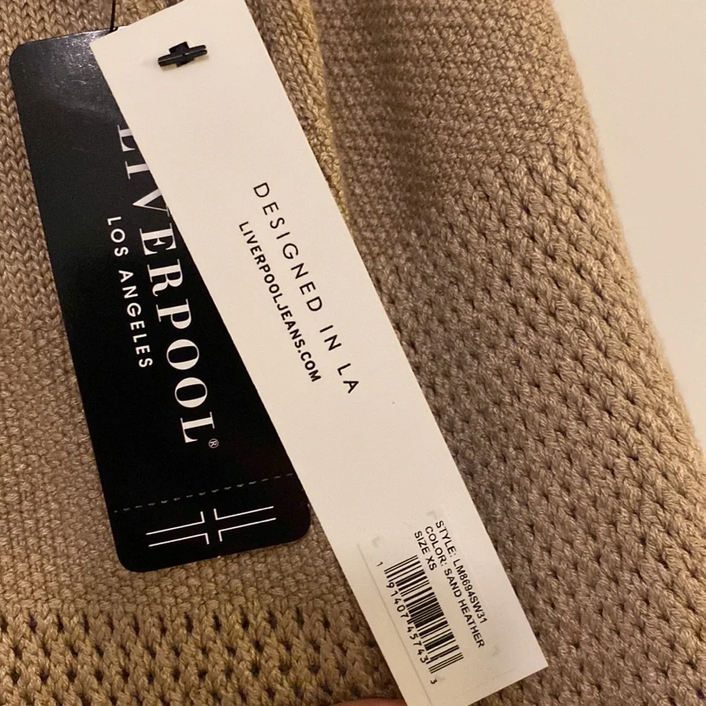 Liverpool Los Angeles | Womens Texture Blocked Raglan Sweater Sand Heather - Picture 7 of 9